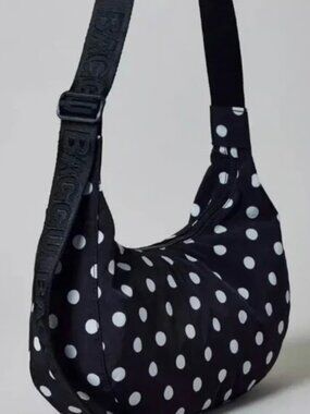 Baggu BNWT Medium Nylon Black & White Polka Dots UO Exclusive Crescent Bag